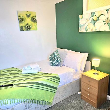 Gillings Villa -Perfect For Long & Short Stays Gillingham  Eksteriør billede