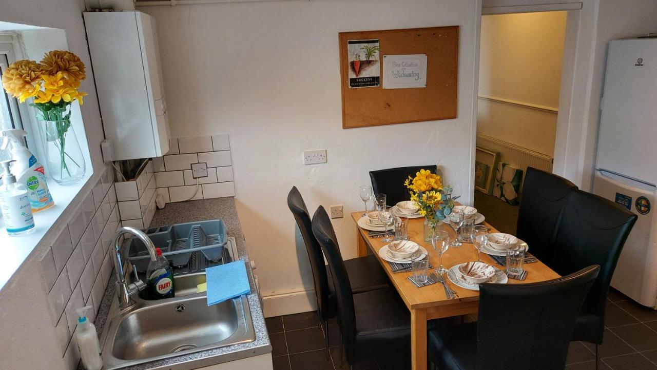 Gillings Villa -Perfect For Long & Short Stays Gillingham  Eksteriør billede