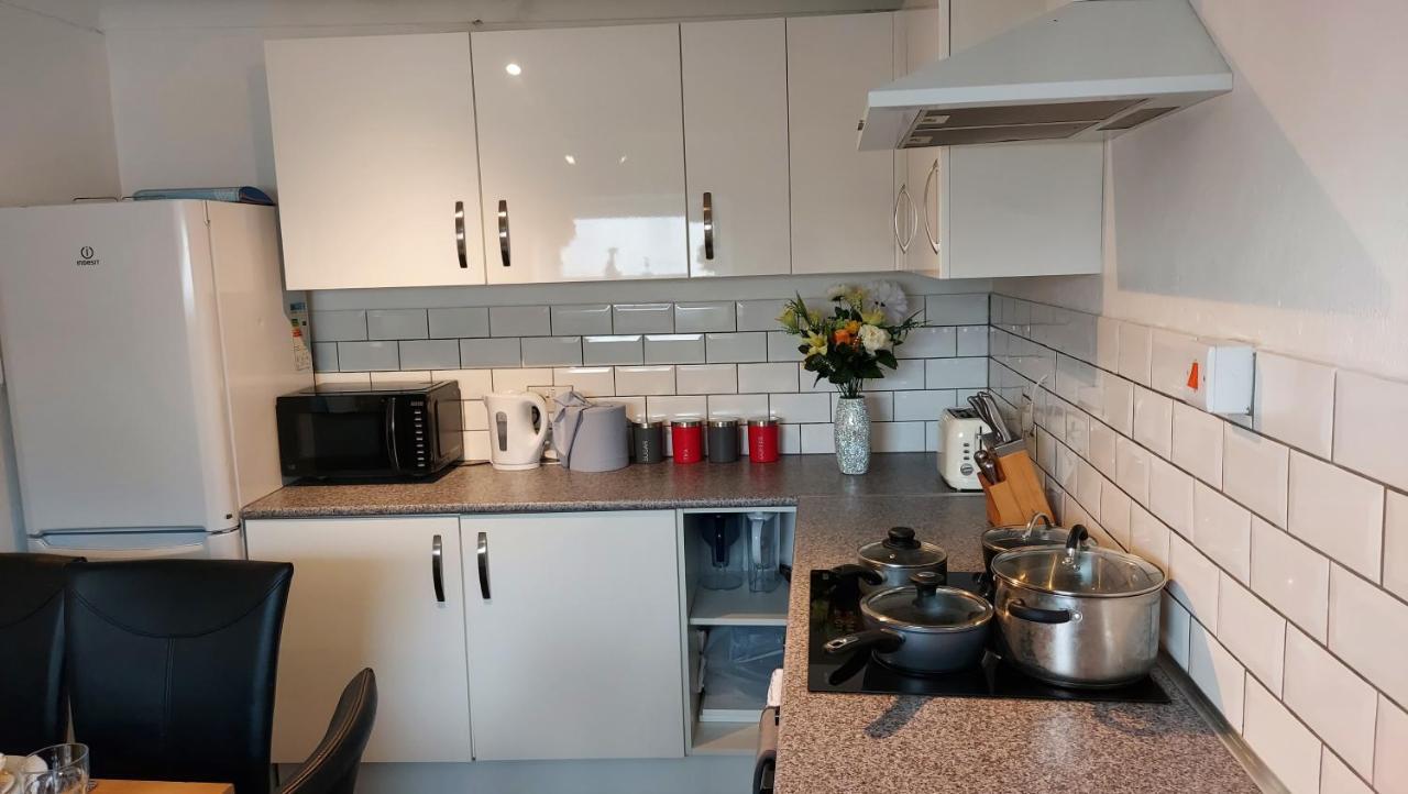 Gillings Villa -Perfect For Long & Short Stays Gillingham  Eksteriør billede