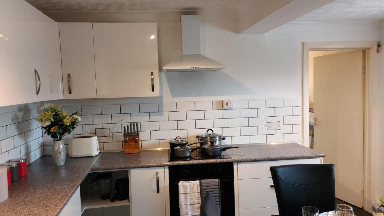 Gillings Villa -Perfect For Long & Short Stays Gillingham  Eksteriør billede