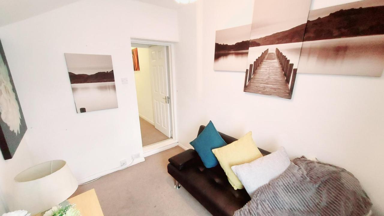 Gillings Villa -Perfect For Long & Short Stays Gillingham  Eksteriør billede