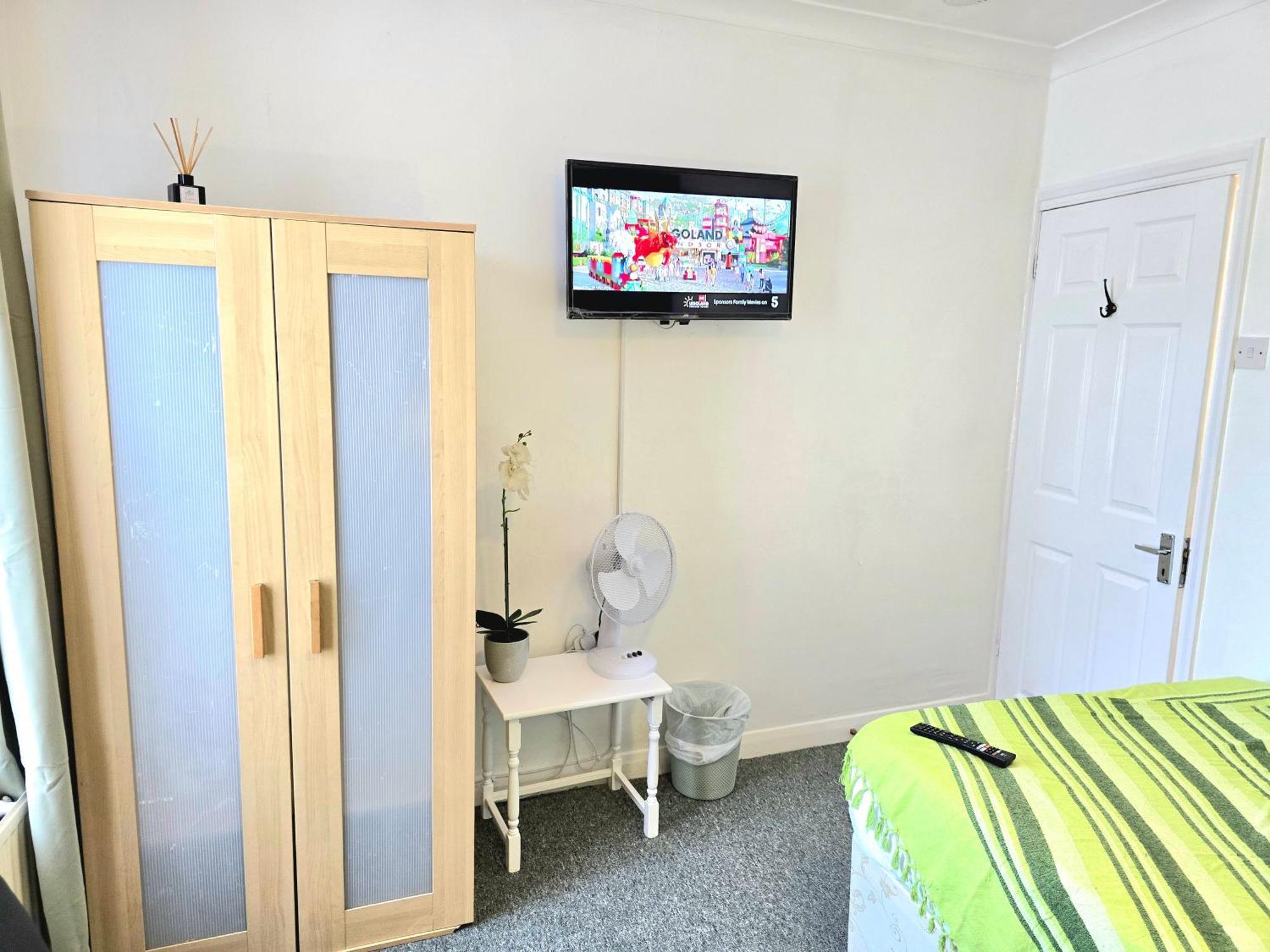 Gillings Villa -Perfect For Long & Short Stays Gillingham  Eksteriør billede